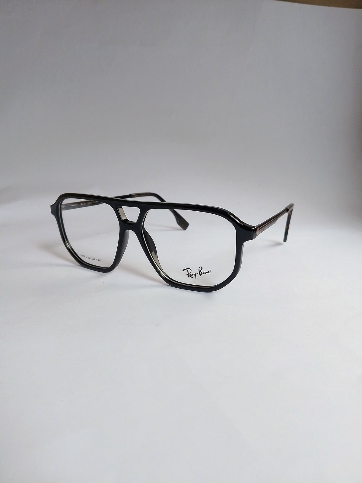 The Square Frames – front view